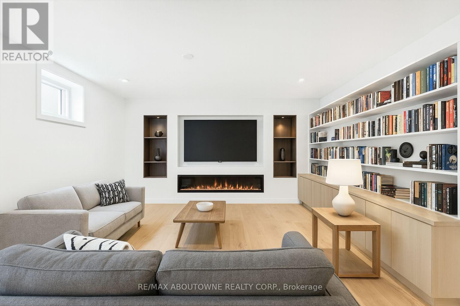 












20 ARKENDO DRIVE

,
Oakville (FD Ford),




Ontario
L6J5T9

