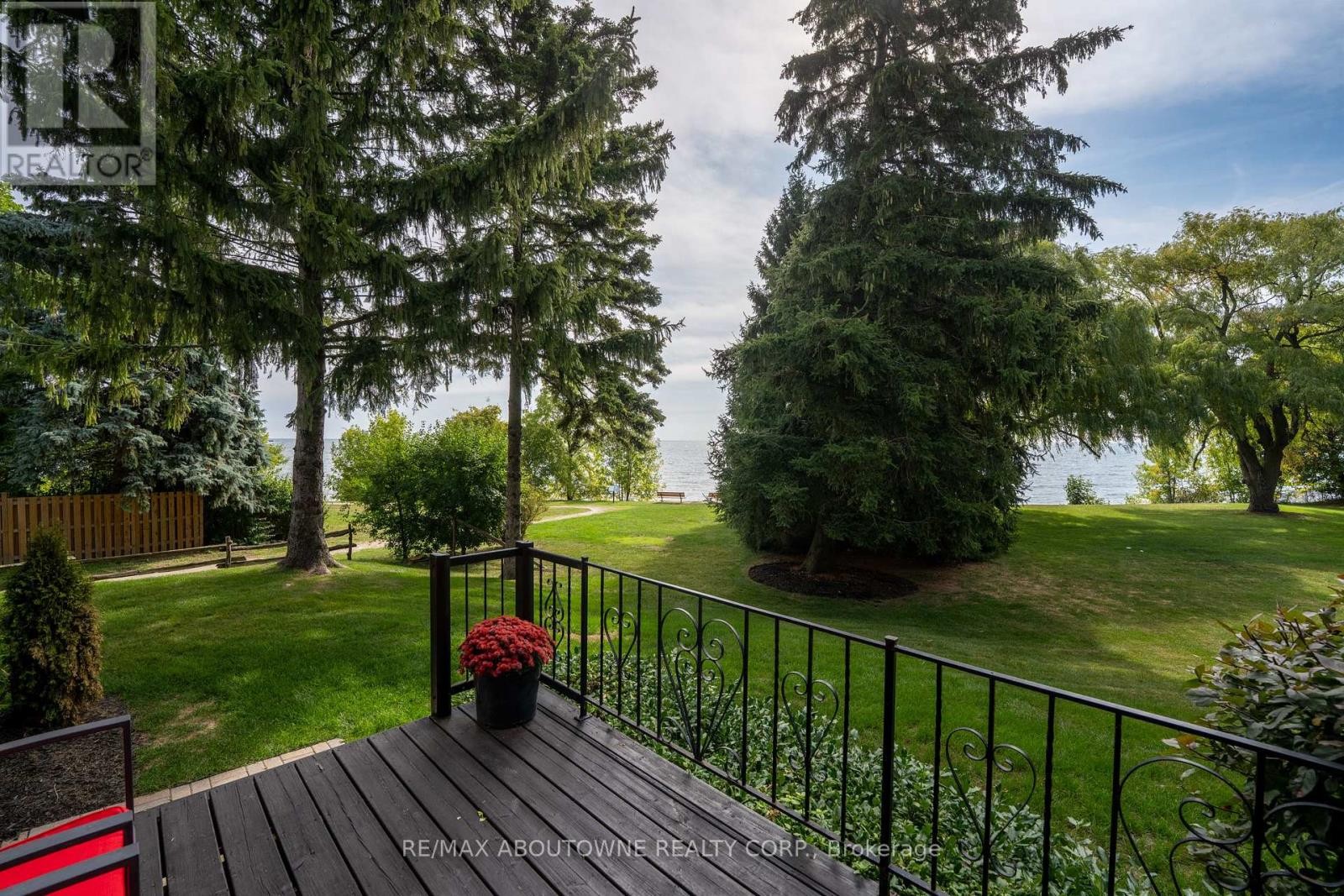












20 ARKENDO DRIVE

,
Oakville (FD Ford),




Ontario
L6J5T9

