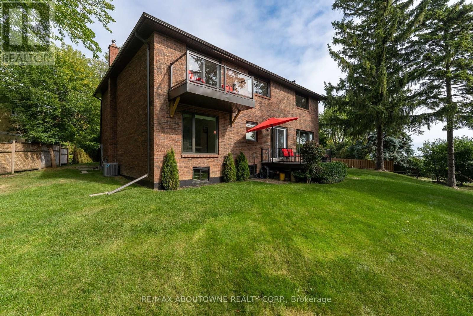 












20 ARKENDO DRIVE

,
Oakville (FD Ford),




Ontario
L6J5T9

