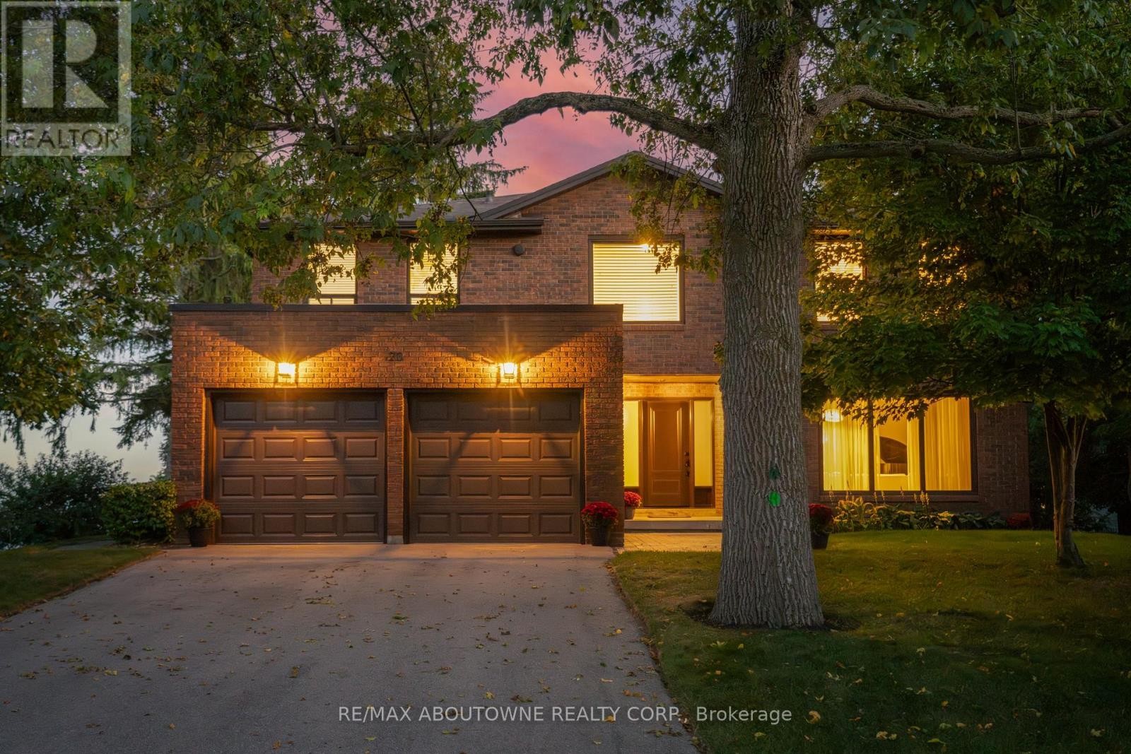 












20 ARKENDO DRIVE

,
Oakville (FD Ford),




Ontario
L6J5T9

