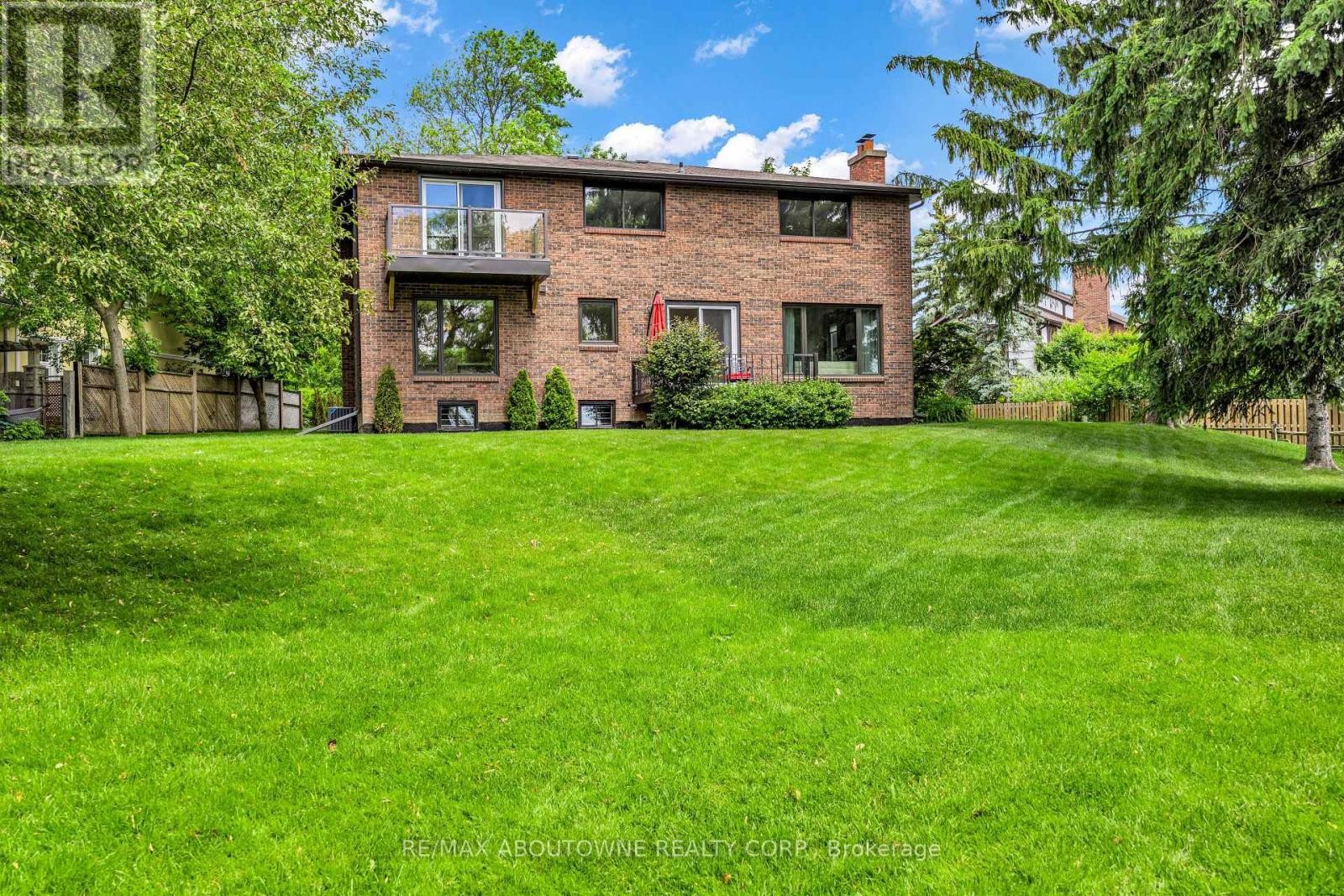 












20 ARKENDO DRIVE

,
Oakville (FD Ford),




Ontario
L6J5T9

