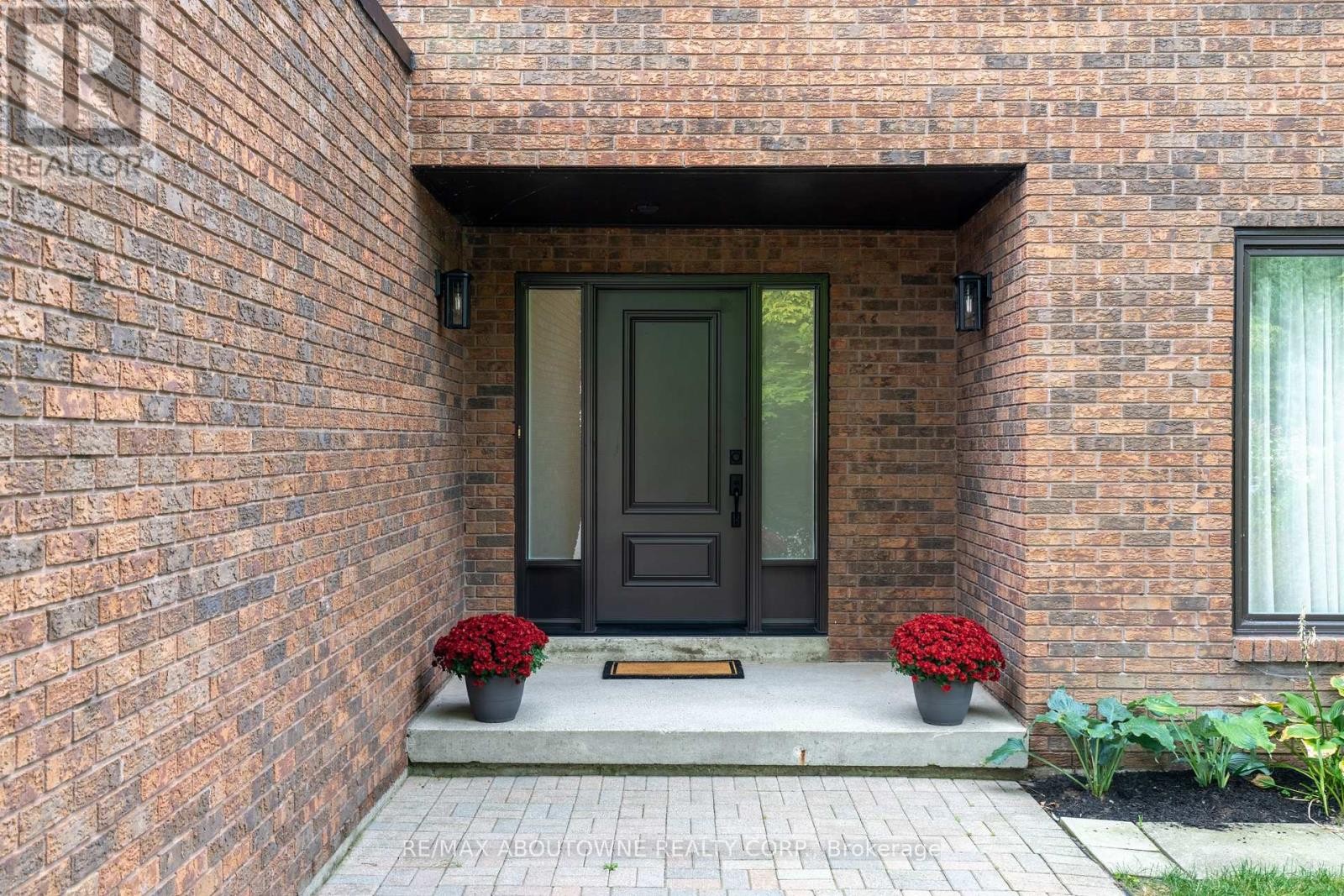 












20 ARKENDO DRIVE

,
Oakville (FD Ford),




Ontario
L6J5T9


