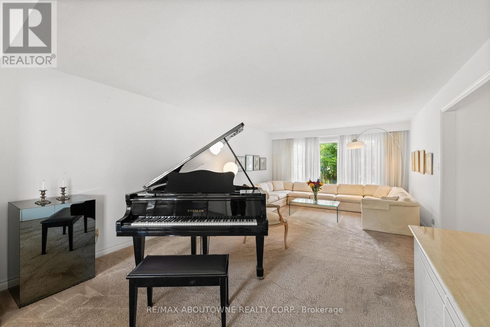 












20 ARKENDO DRIVE

,
Oakville (FD Ford),




Ontario
L6J5T9

