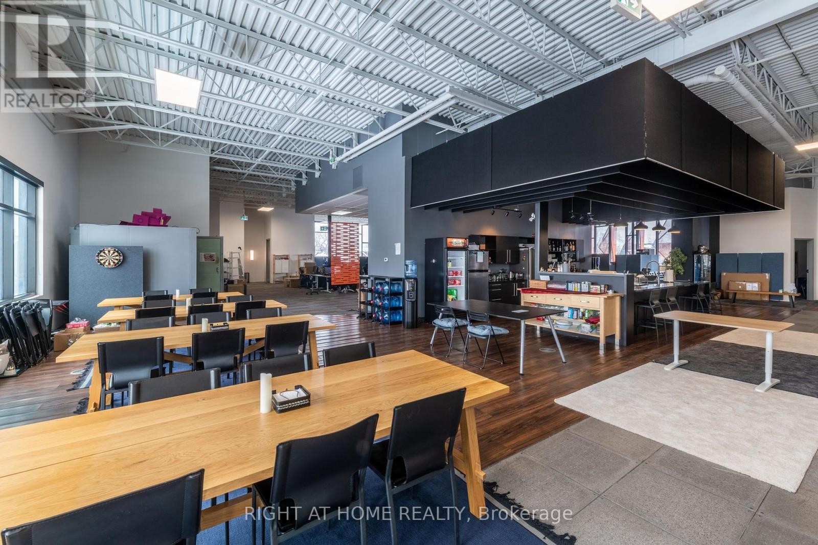 












2ND FLOOR - 772 DOVERCOURT ROAD

,
Toronto (Dovercourt-Wallace Emerson-Junction),




Ontario
M6H4C9

