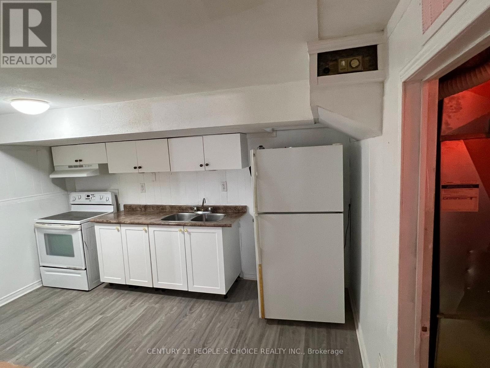 












BSMT - 534 LANA TERRACE

,
Mississauga (Mississauga Valleys),




Ontario
L5A3B3

