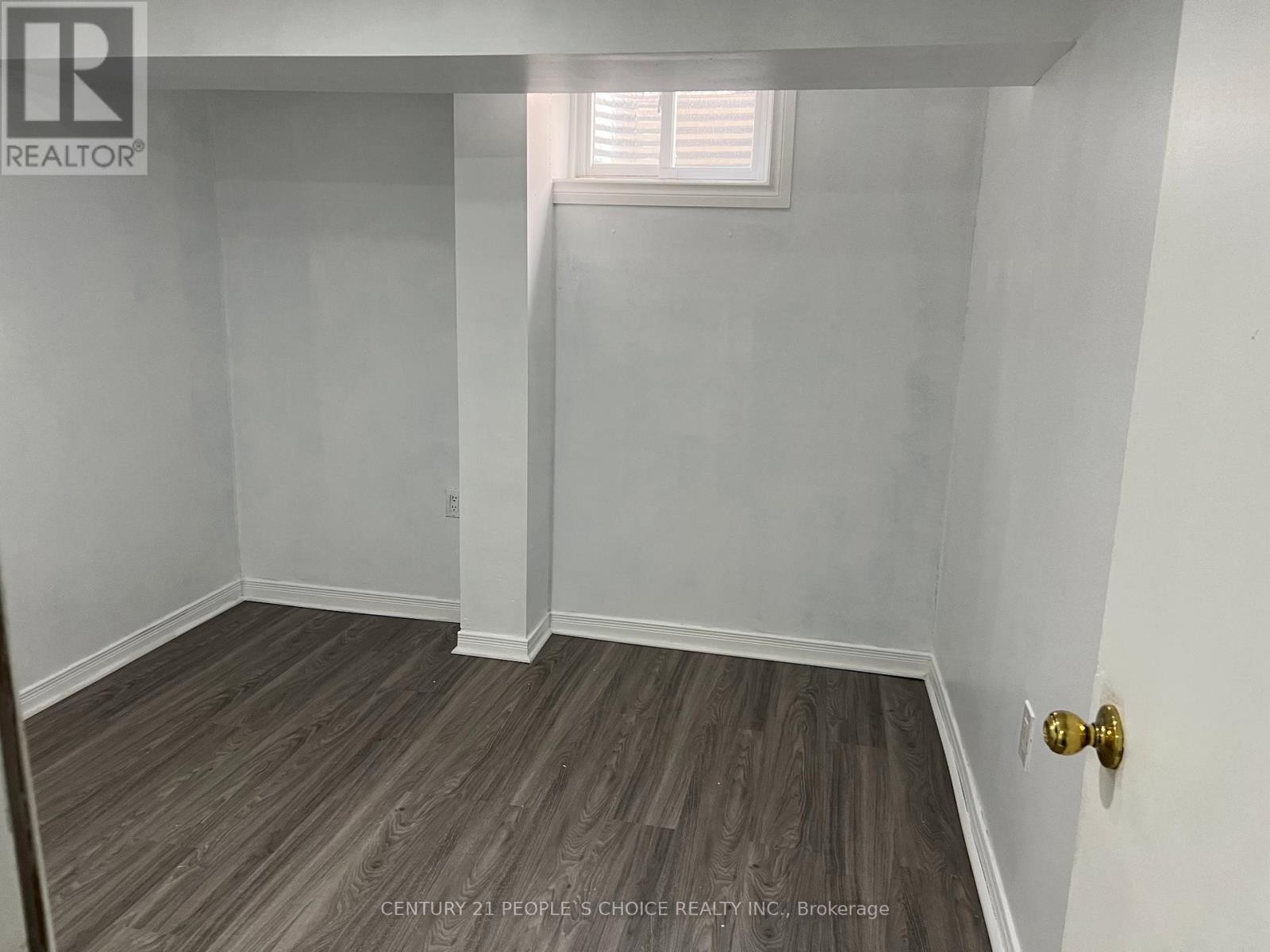 












BSMT - 534 LANA TERRACE

,
Mississauga (Mississauga Valleys),




Ontario
L5A3B3

