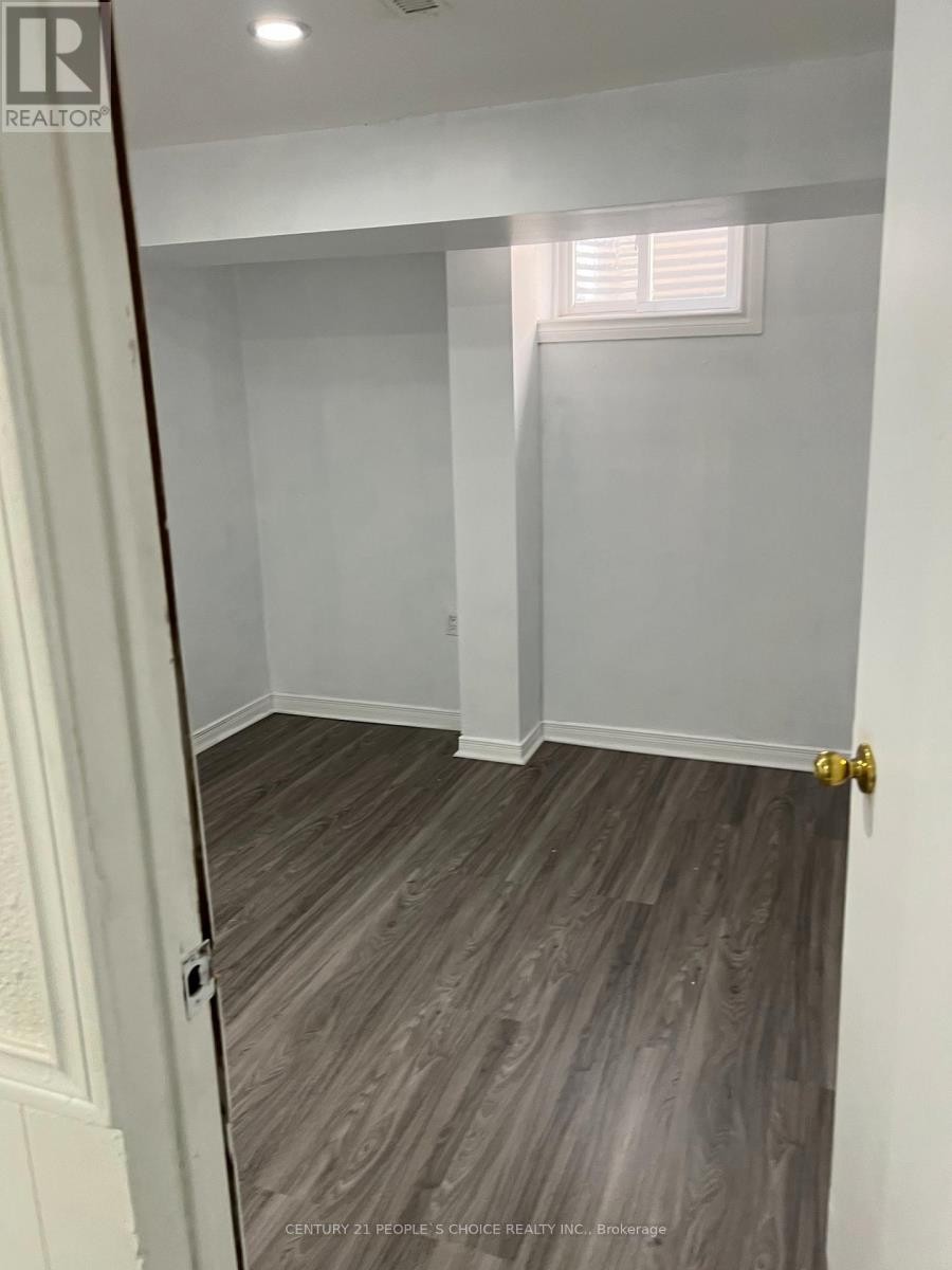 












BSMT - 534 LANA TERRACE

,
Mississauga (Mississauga Valleys),




Ontario
L5A3B3

