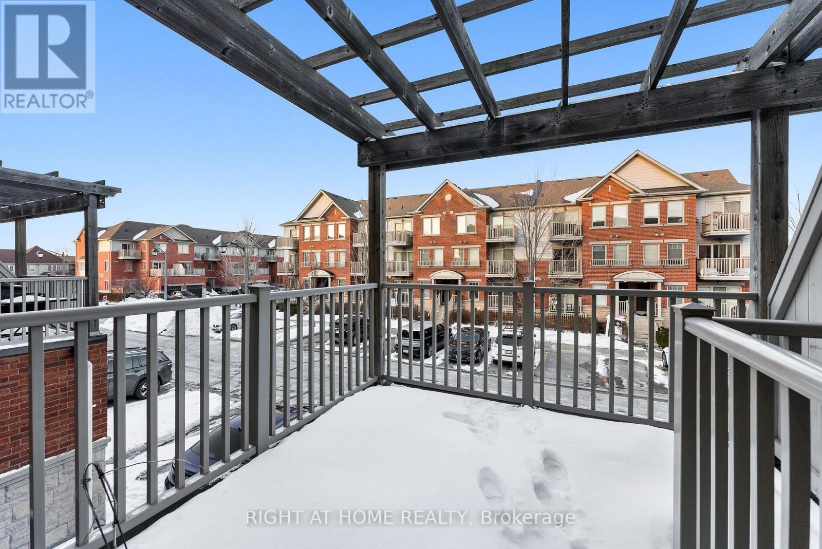 












12 - 5725 TENTH LINE W

,
Mississauga (Churchill Meadows),




Ontario
L5M0P7

