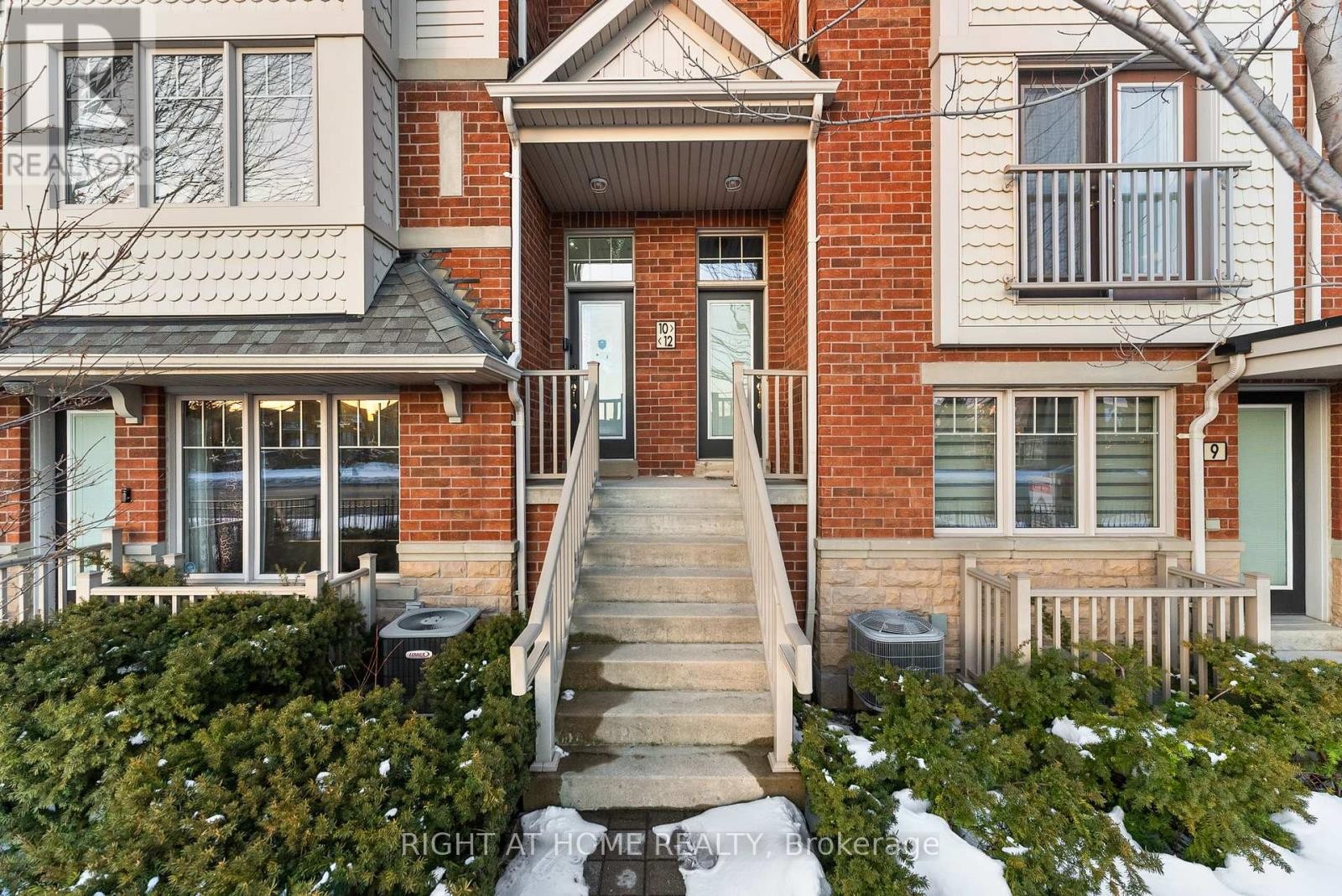 












12 - 5725 TENTH LINE W

,
Mississauga (Churchill Meadows),




Ontario
L5M0P7

