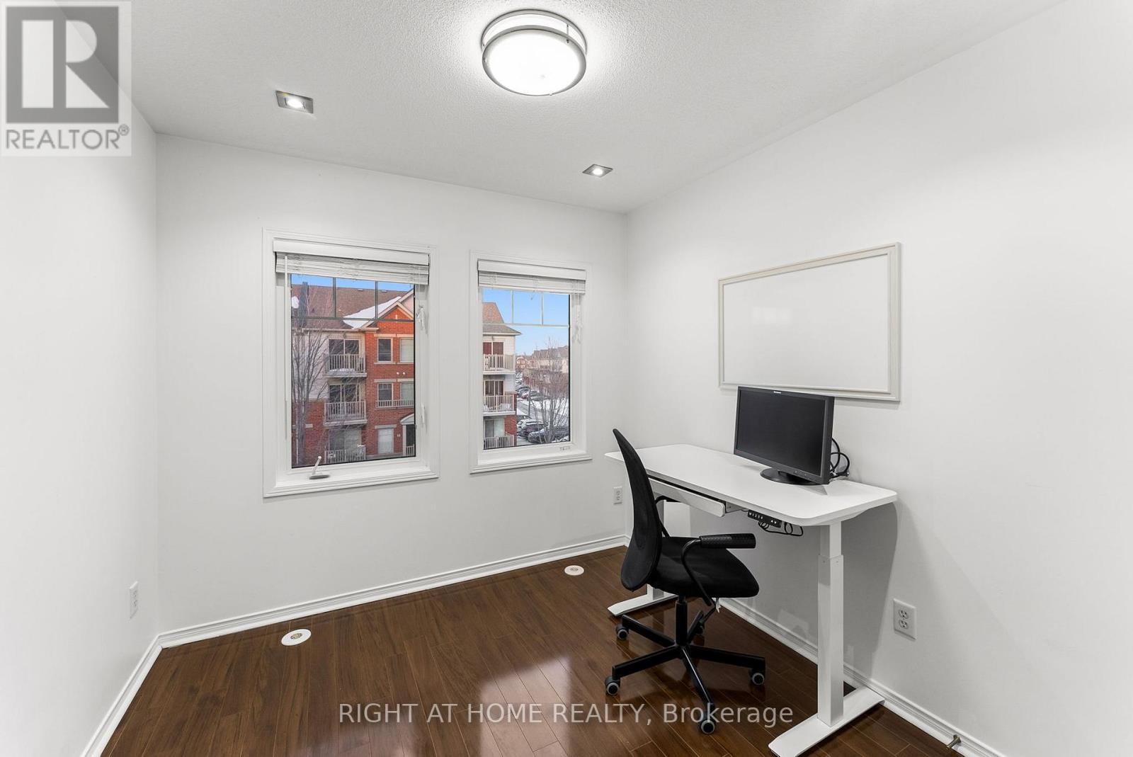 












12 - 5725 TENTH LINE W

,
Mississauga (Churchill Meadows),




Ontario
L5M0P7

