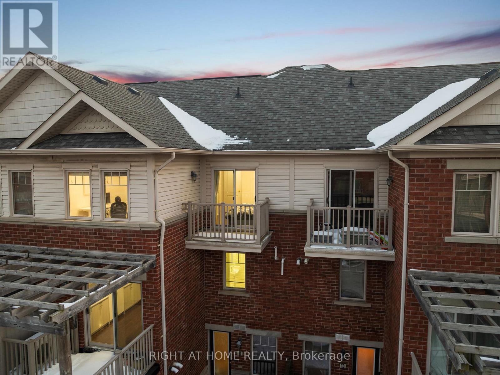 












12 - 5725 TENTH LINE W

,
Mississauga (Churchill Meadows),




Ontario
L5M0P7

