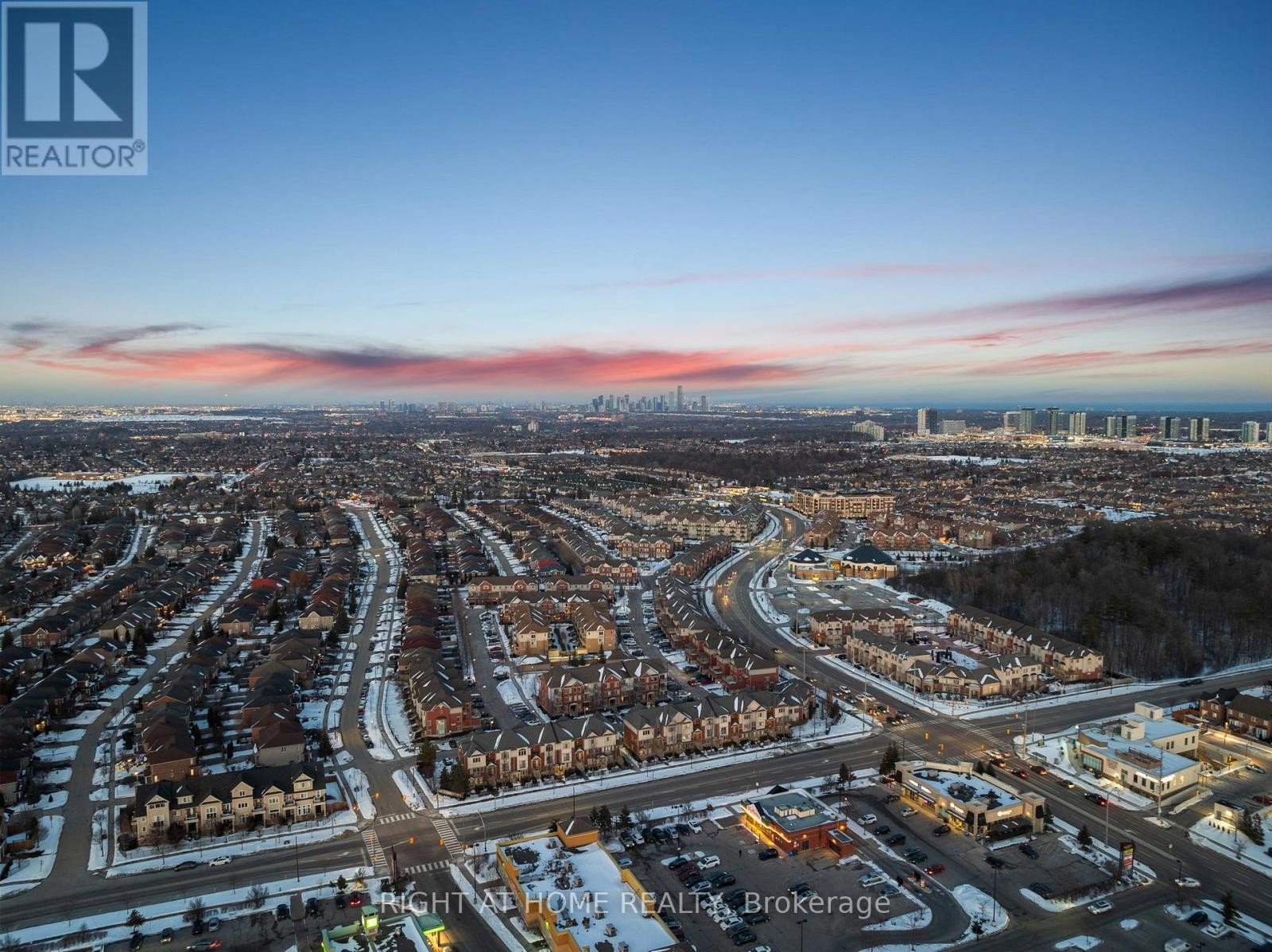 












12 - 5725 TENTH LINE W

,
Mississauga (Churchill Meadows),




Ontario
L5M0P7

