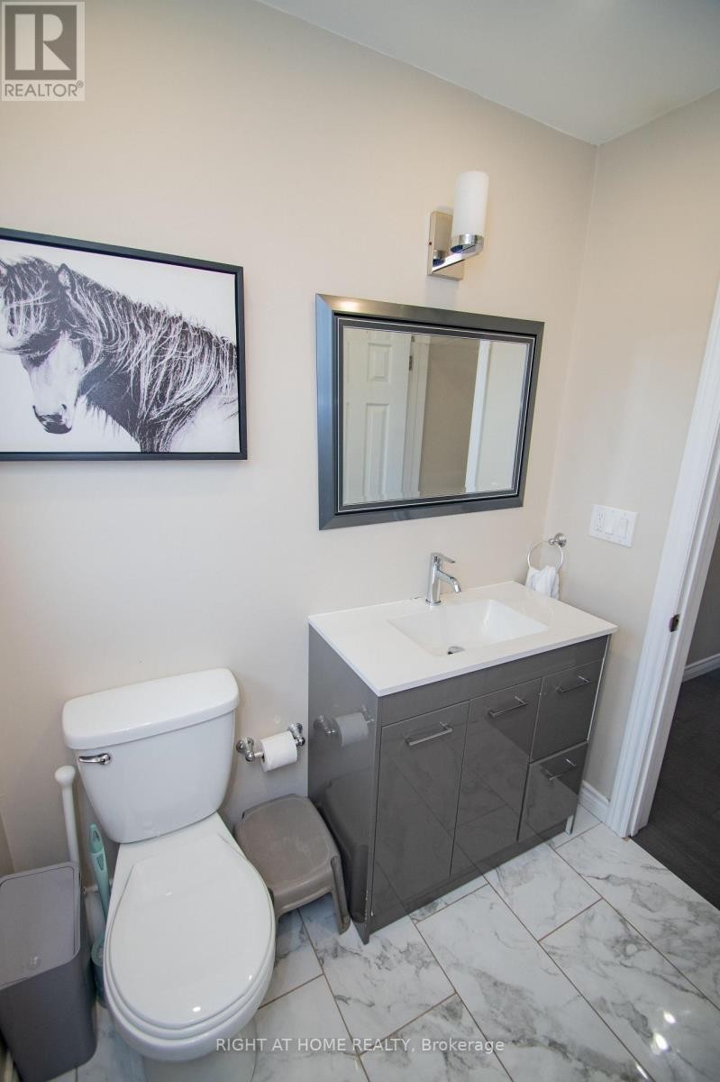 












65 BRIDGENORTH CRESCENT

,
Toronto (Thistletown-Beaumonde Heights),




Ontario
M9V2M5

