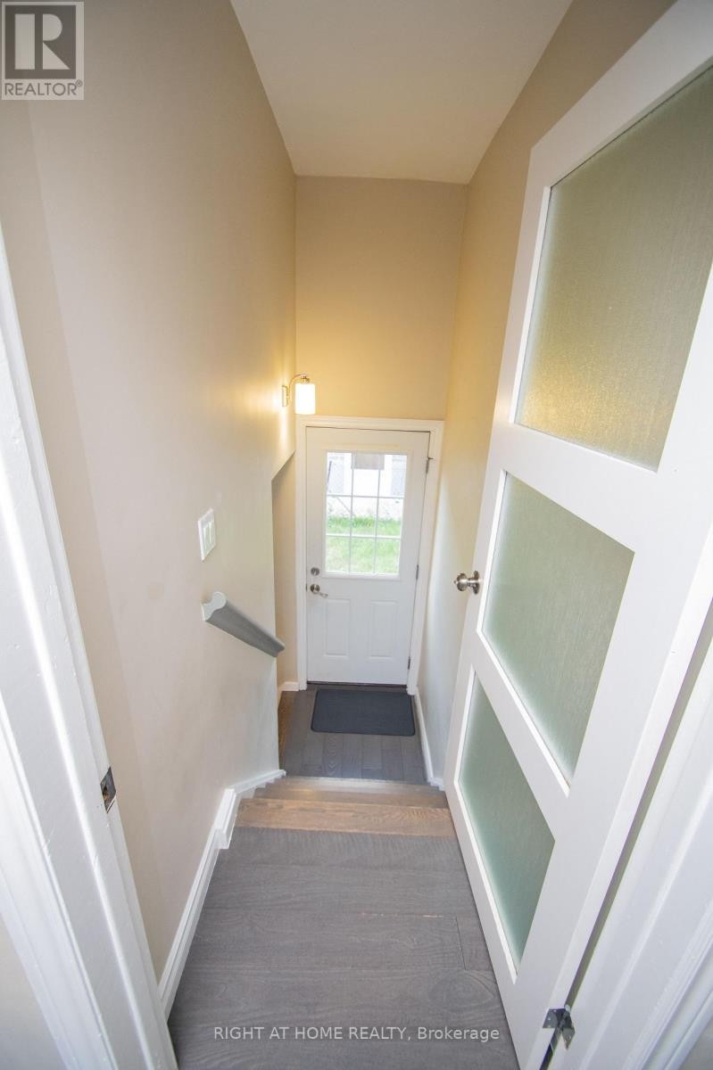 












65 BRIDGENORTH CRESCENT

,
Toronto (Thistletown-Beaumonde Heights),




Ontario
M9V2M5

