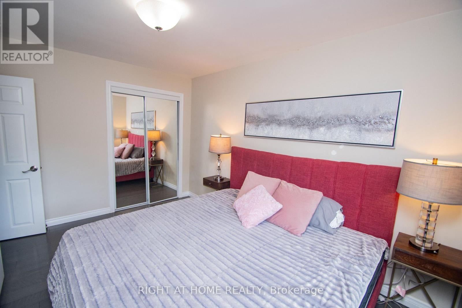 












65 BRIDGENORTH CRESCENT

,
Toronto (Thistletown-Beaumonde Heights),




Ontario
M9V2M5

