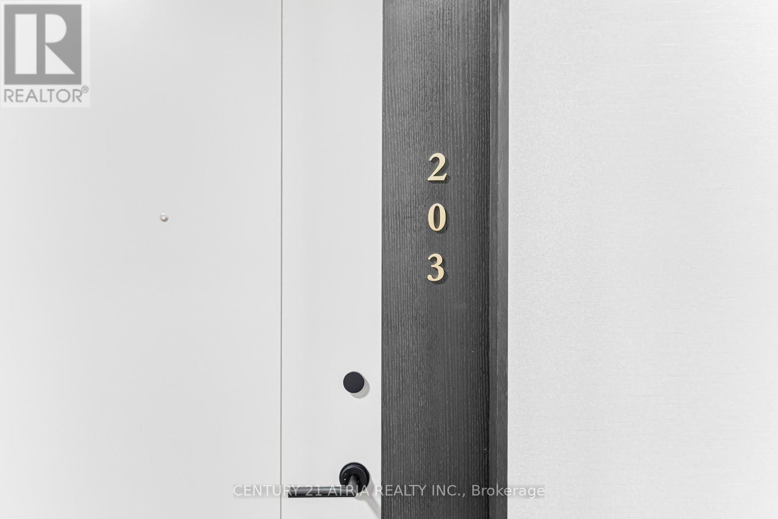 












203 - 858 DUPONT STREET

,
Toronto (Dovercourt-Wallace Emerson-Junction),




Ontario
M6G0C1

