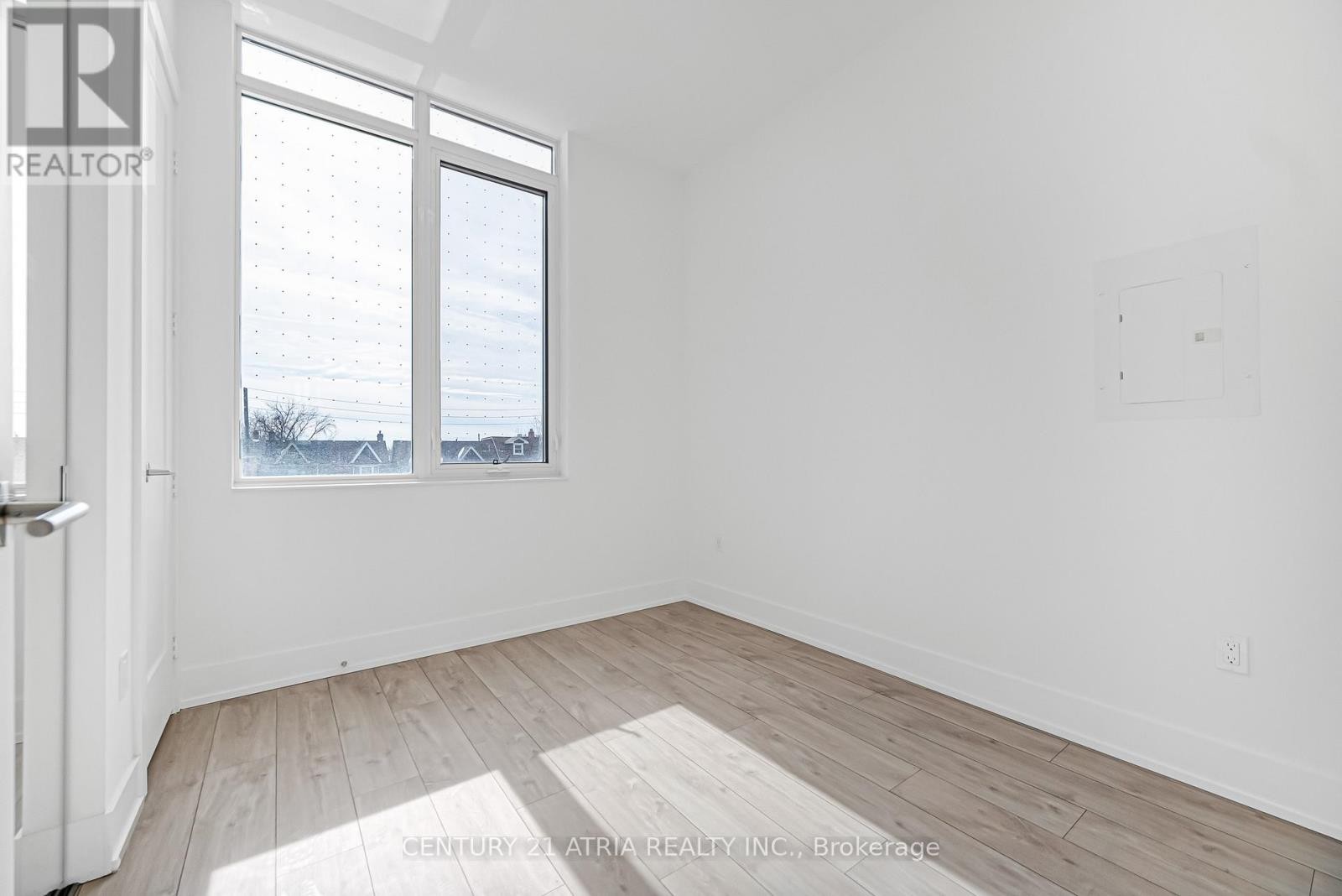 












203 - 858 DUPONT STREET

,
Toronto (Dovercourt-Wallace Emerson-Junction),




Ontario
M6G0C1

