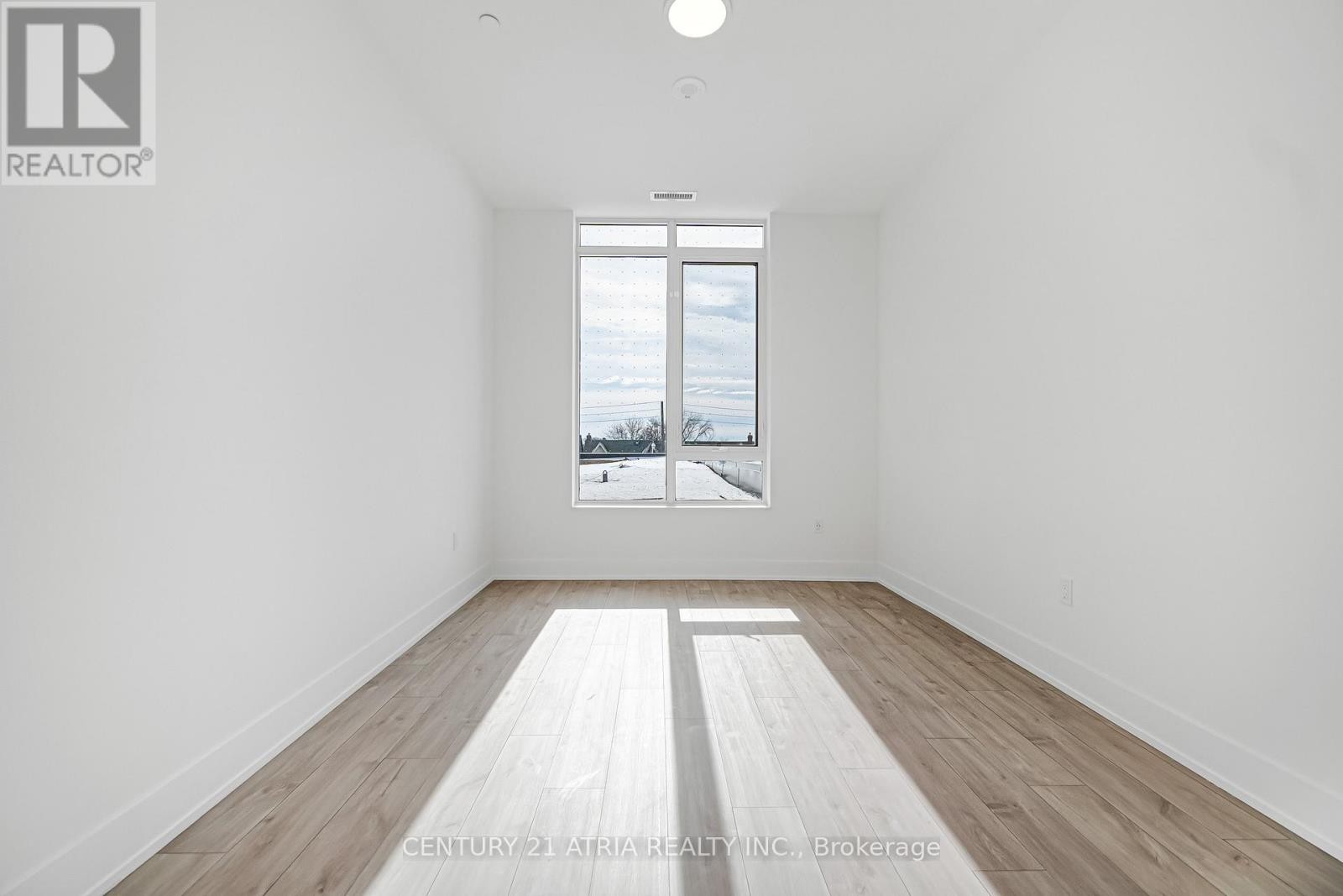 












203 - 858 DUPONT STREET

,
Toronto (Dovercourt-Wallace Emerson-Junction),




Ontario
M6G0C1

