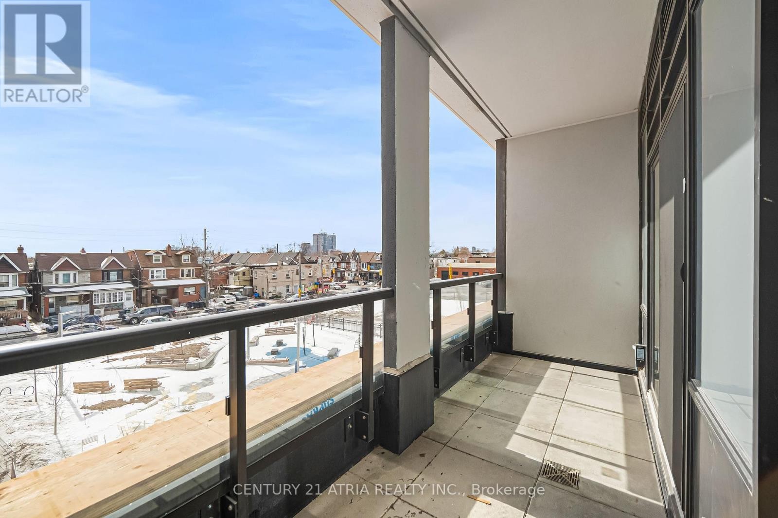 












203 - 858 DUPONT STREET

,
Toronto (Dovercourt-Wallace Emerson-Junction),




Ontario
M6G0C1

