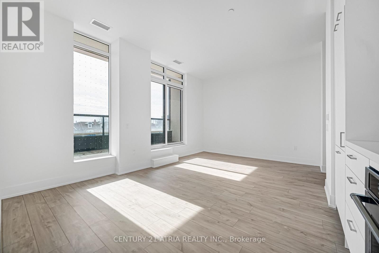 












203 - 858 DUPONT STREET

,
Toronto (Dovercourt-Wallace Emerson-Junction),




Ontario
M6G0C1

