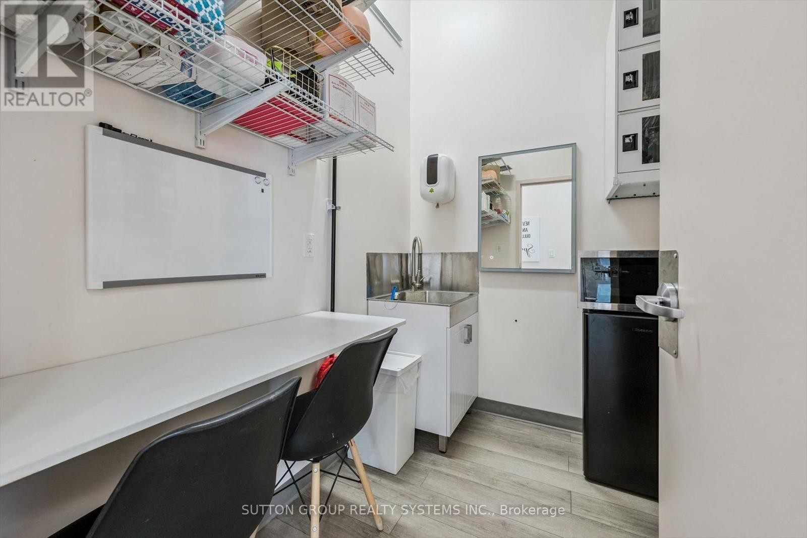 












28 - 11 BRONTE ROAD

,
Oakville (BR Bronte),




Ontario
L6L0E1

