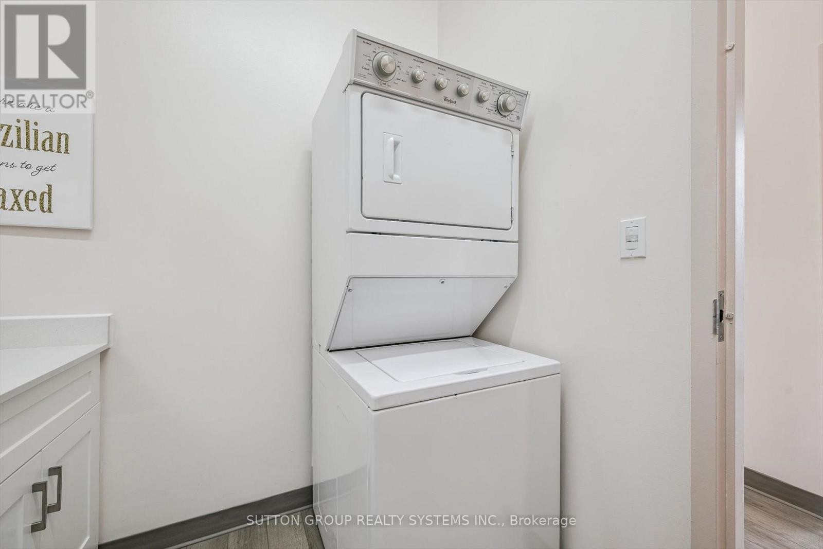 












28 - 11 BRONTE ROAD

,
Oakville (BR Bronte),




Ontario
L6L0E1

