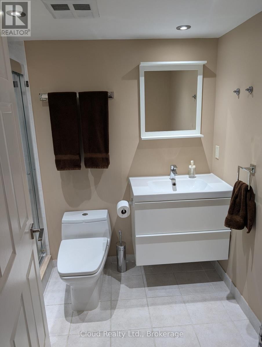 












1003 - 45 KINGSBRIDGE GARDEN CIRCLE

,
Mississauga (Hurontario),




Ontario
L5R3K4

