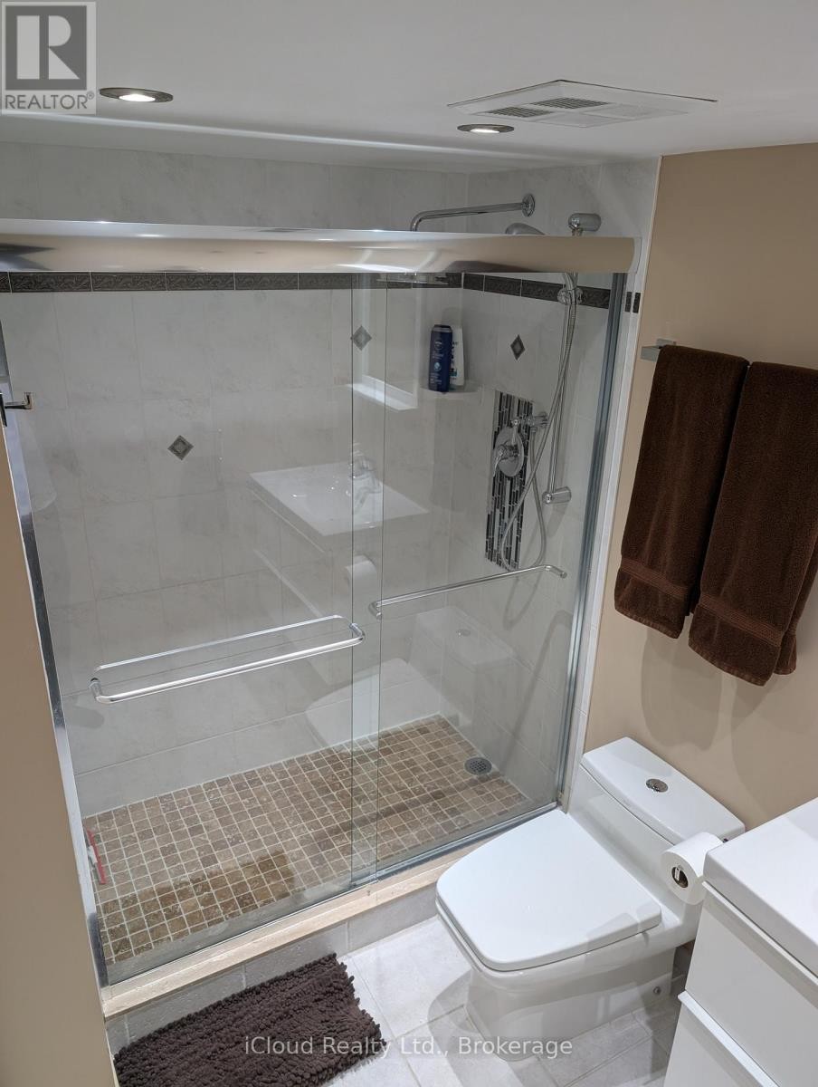 












1003 - 45 KINGSBRIDGE GARDEN CIRCLE

,
Mississauga (Hurontario),




Ontario
L5R3K4

