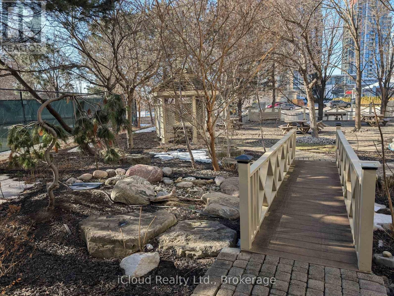 












1003 - 45 KINGSBRIDGE GARDEN CIRCLE

,
Mississauga (Hurontario),




Ontario
L5R3K4

