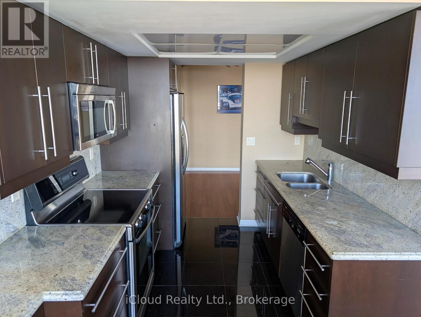 












1003 - 45 KINGSBRIDGE GARDEN CIRCLE

,
Mississauga (Hurontario),




Ontario
L5R3K4

