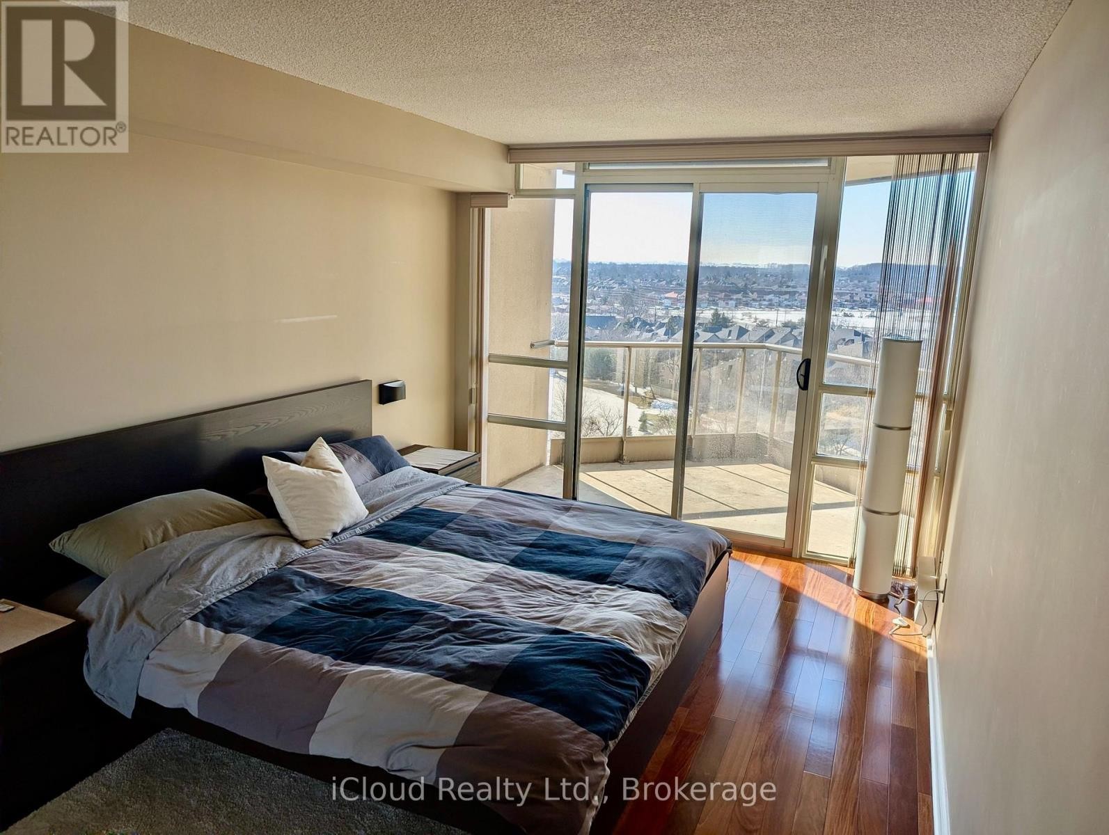 












1003 - 45 KINGSBRIDGE GARDEN CIRCLE

,
Mississauga (Hurontario),




Ontario
L5R3K4

