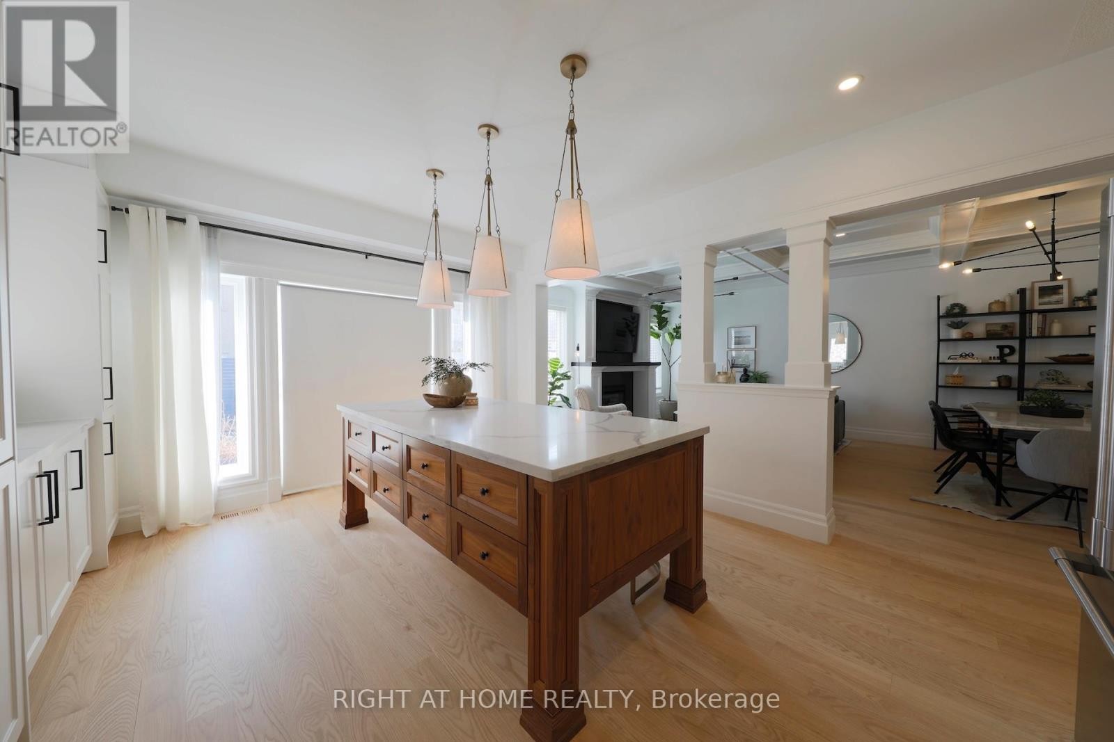 












3342 MOSES WAY

,
Burlington (Alton),




Ontario
L7M0L5

