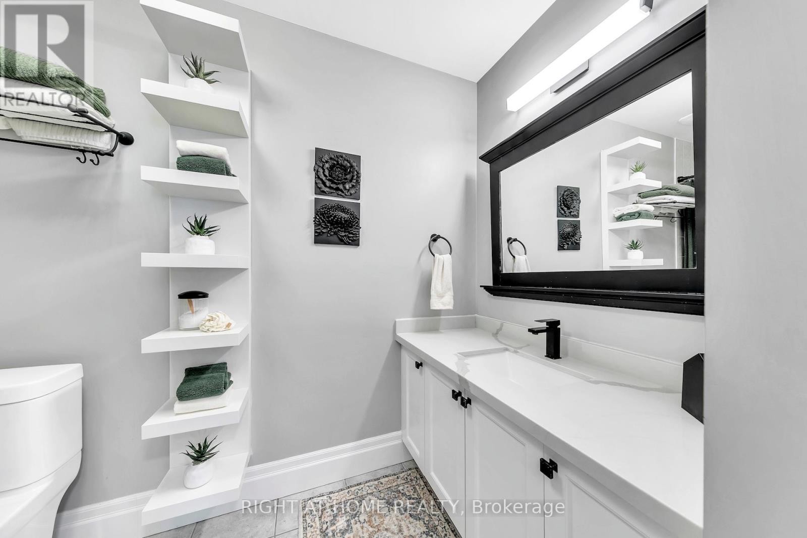 












3342 MOSES WAY

,
Burlington (Alton),




Ontario
L7M0L5

