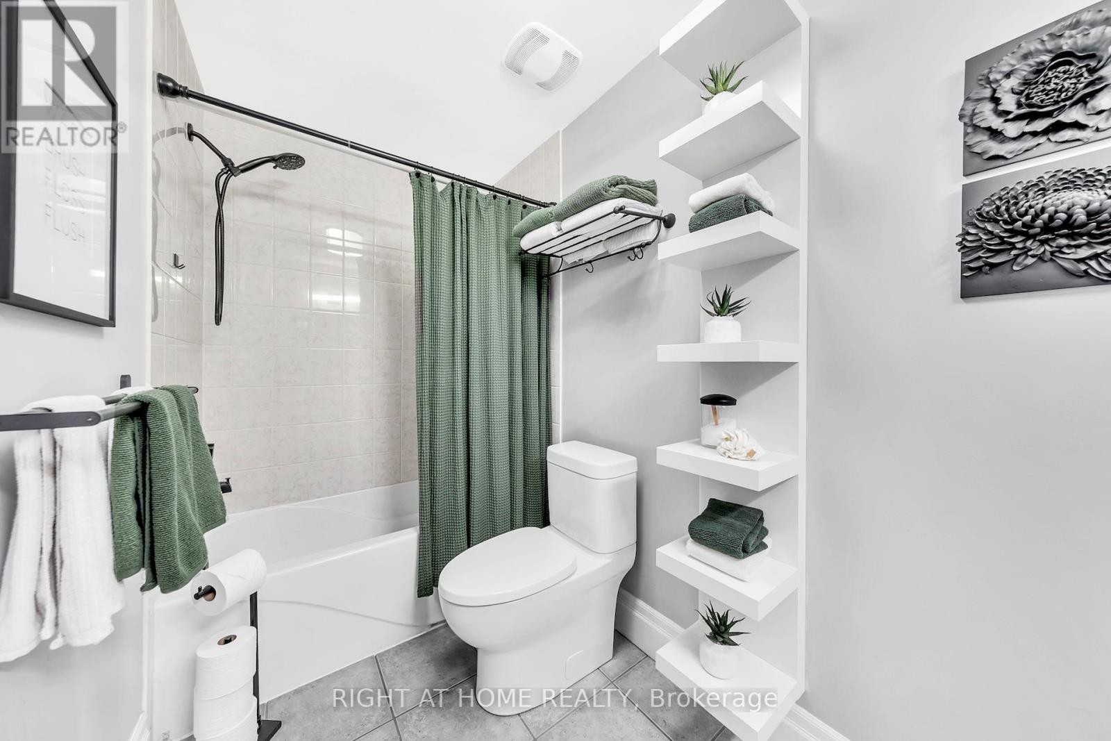 












3342 MOSES WAY

,
Burlington (Alton),




Ontario
L7M0L5

