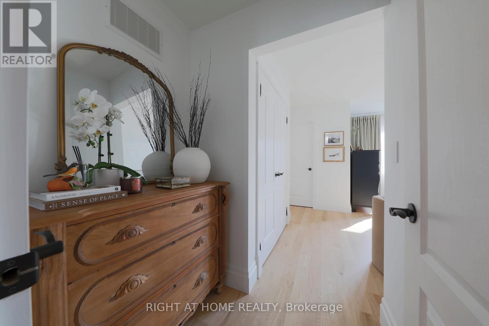 












3342 MOSES WAY

,
Burlington (Alton),




Ontario
L7M0L5

