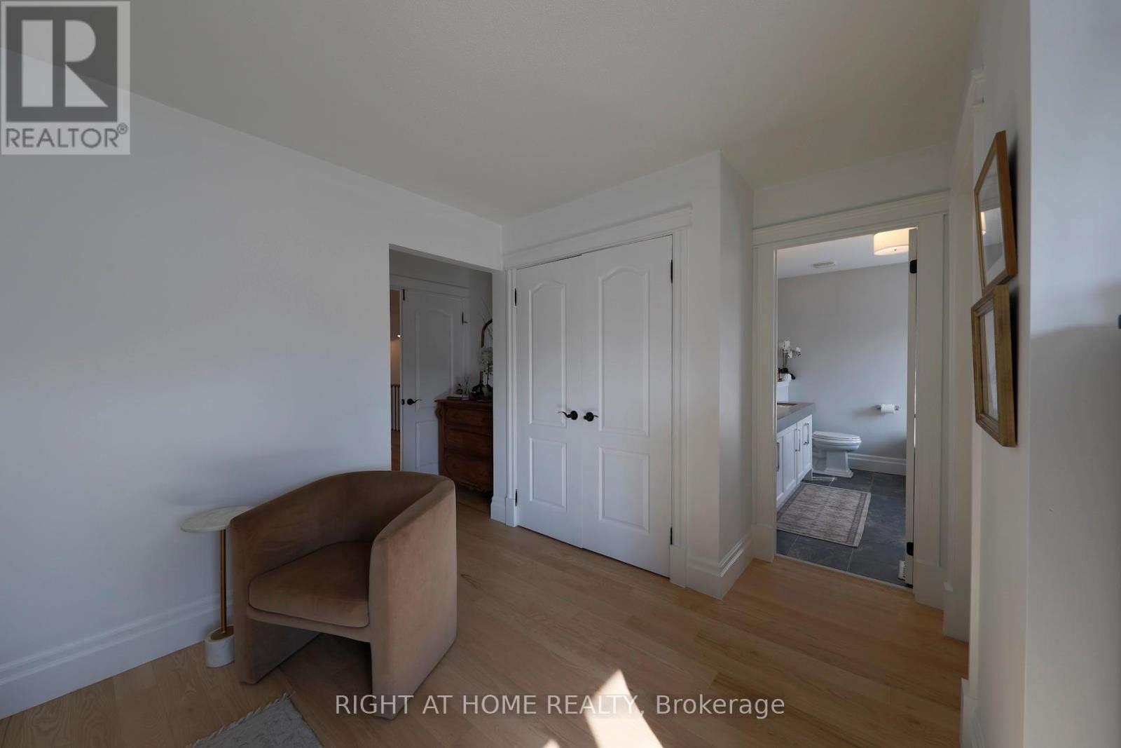 












3342 MOSES WAY

,
Burlington (Alton),




Ontario
L7M0L5

