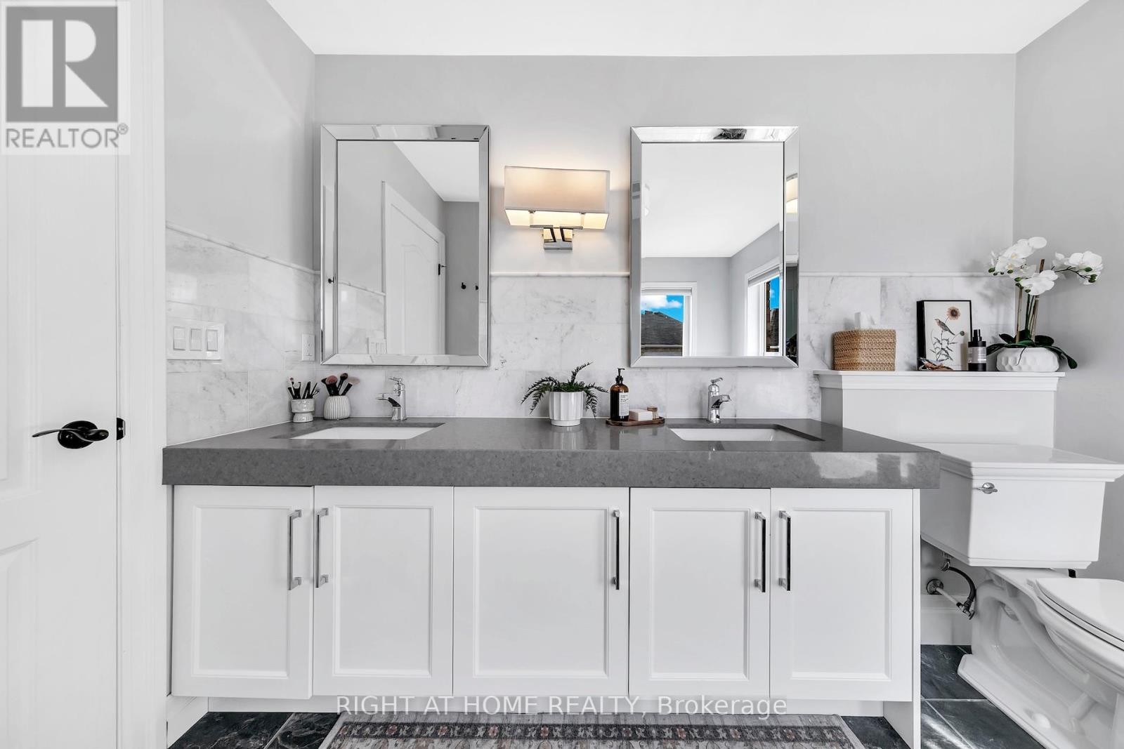 












3342 MOSES WAY

,
Burlington (Alton),




Ontario
L7M0L5

