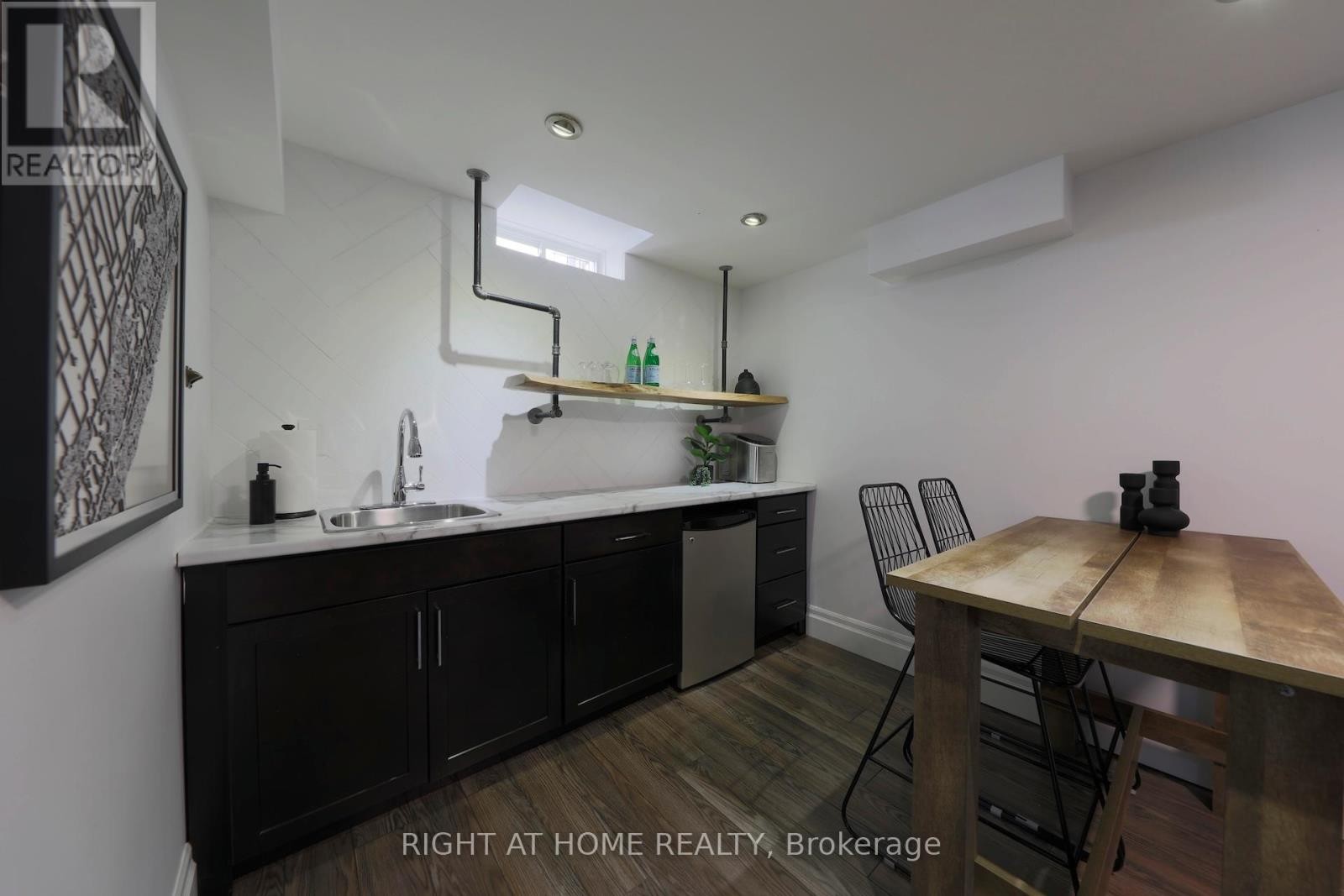 












3342 MOSES WAY

,
Burlington (Alton),




Ontario
L7M0L5

