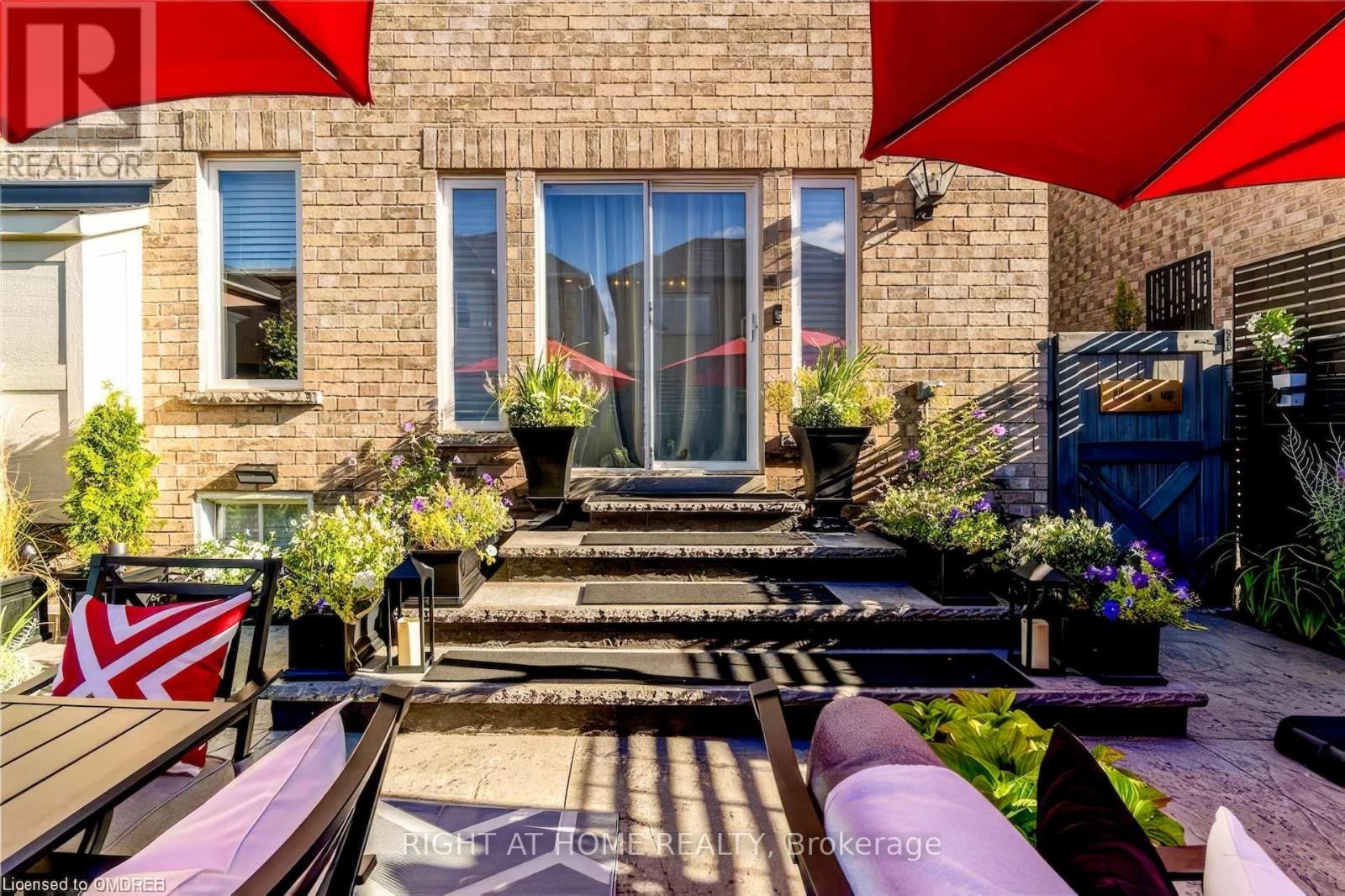 












3342 MOSES WAY

,
Burlington (Alton),




Ontario
L7M0L5

