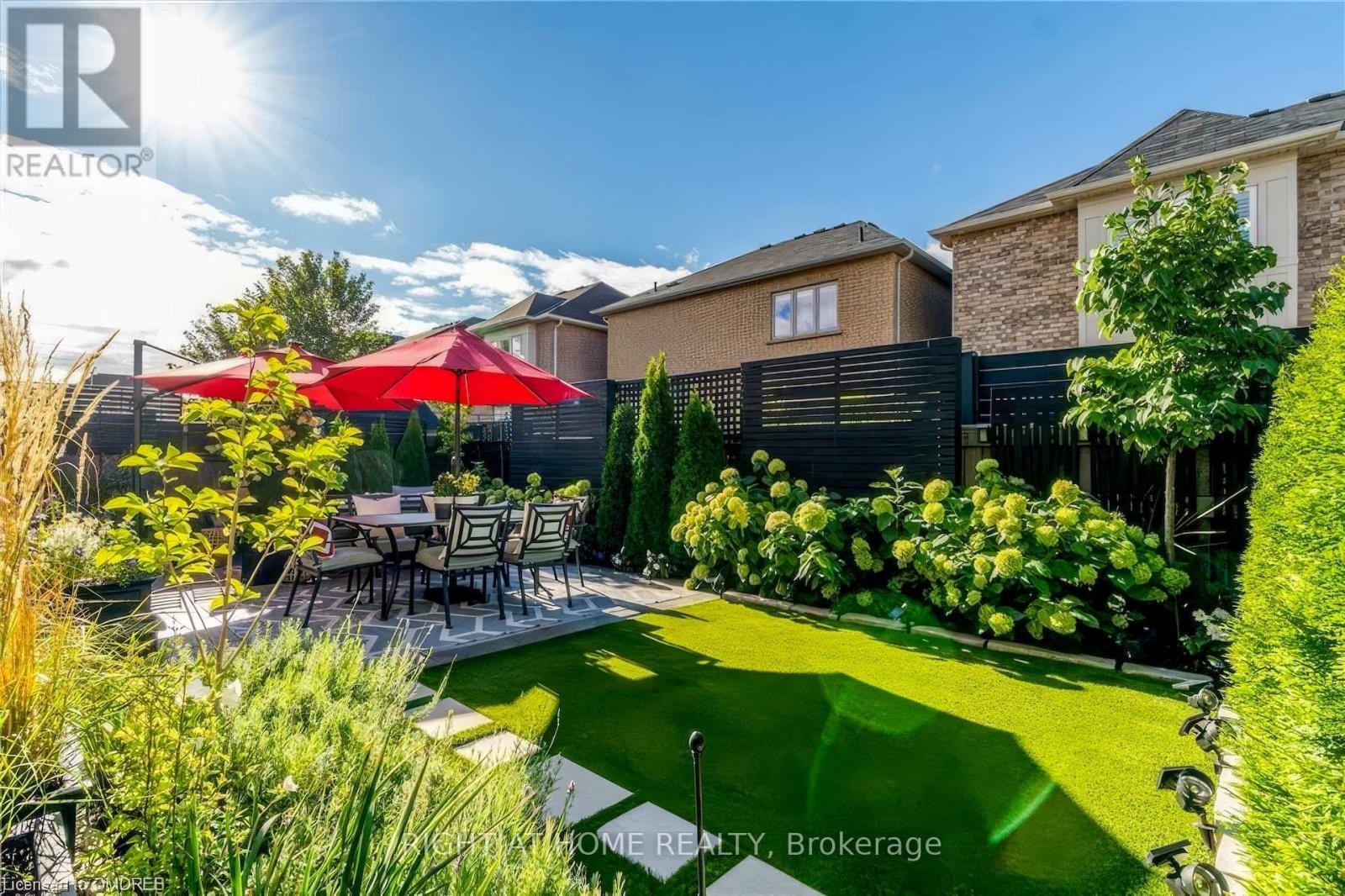 












3342 MOSES WAY

,
Burlington (Alton),




Ontario
L7M0L5

