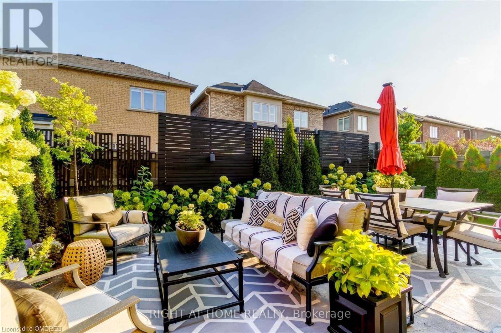 












3342 MOSES WAY

,
Burlington (Alton),




Ontario
L7M0L5

