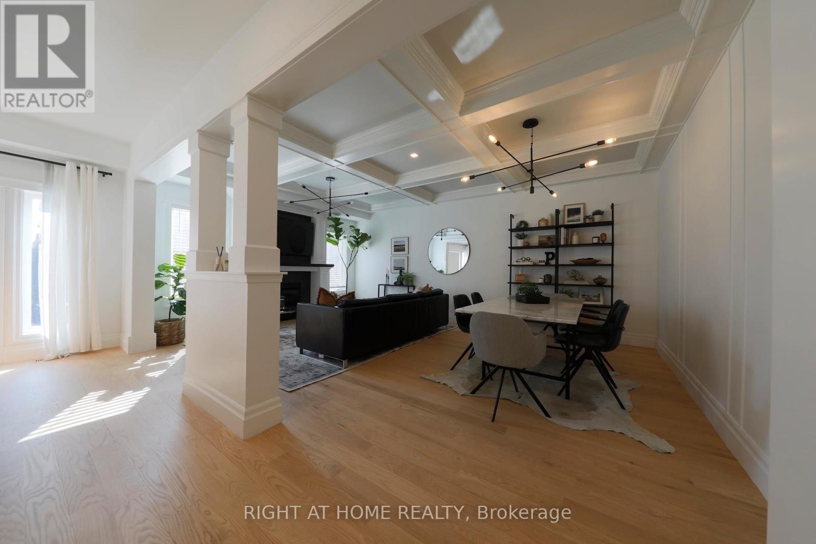 












3342 MOSES WAY

,
Burlington (Alton),




Ontario
L7M0L5

