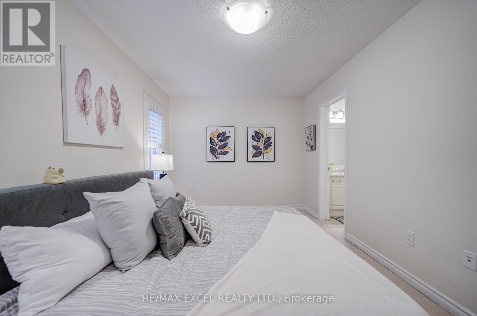 












3081 HAREBELL GATE

,
Oakville (GO Glenorchy),




Ontario
L6M0Y9

