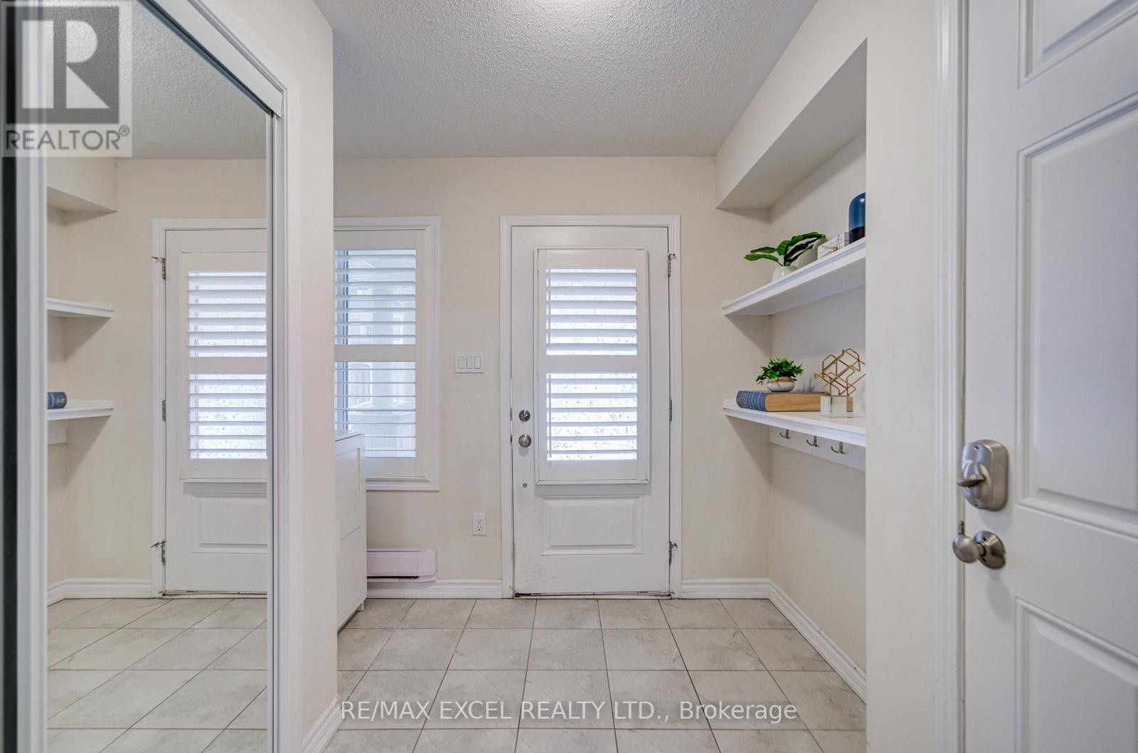 












3081 HAREBELL GATE

,
Oakville (GO Glenorchy),




Ontario
L6M0Y9

