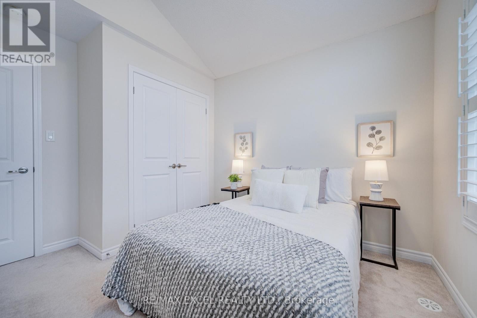 












3081 HAREBELL GATE

,
Oakville (GO Glenorchy),




Ontario
L6M0Y9

