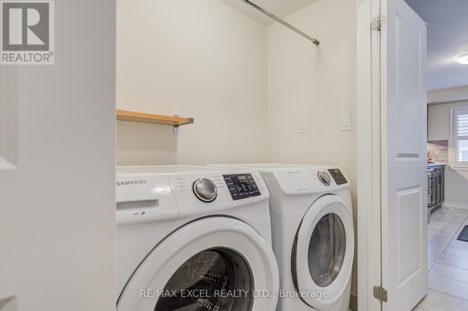 












3081 HAREBELL GATE

,
Oakville (GO Glenorchy),




Ontario
L6M0Y9

