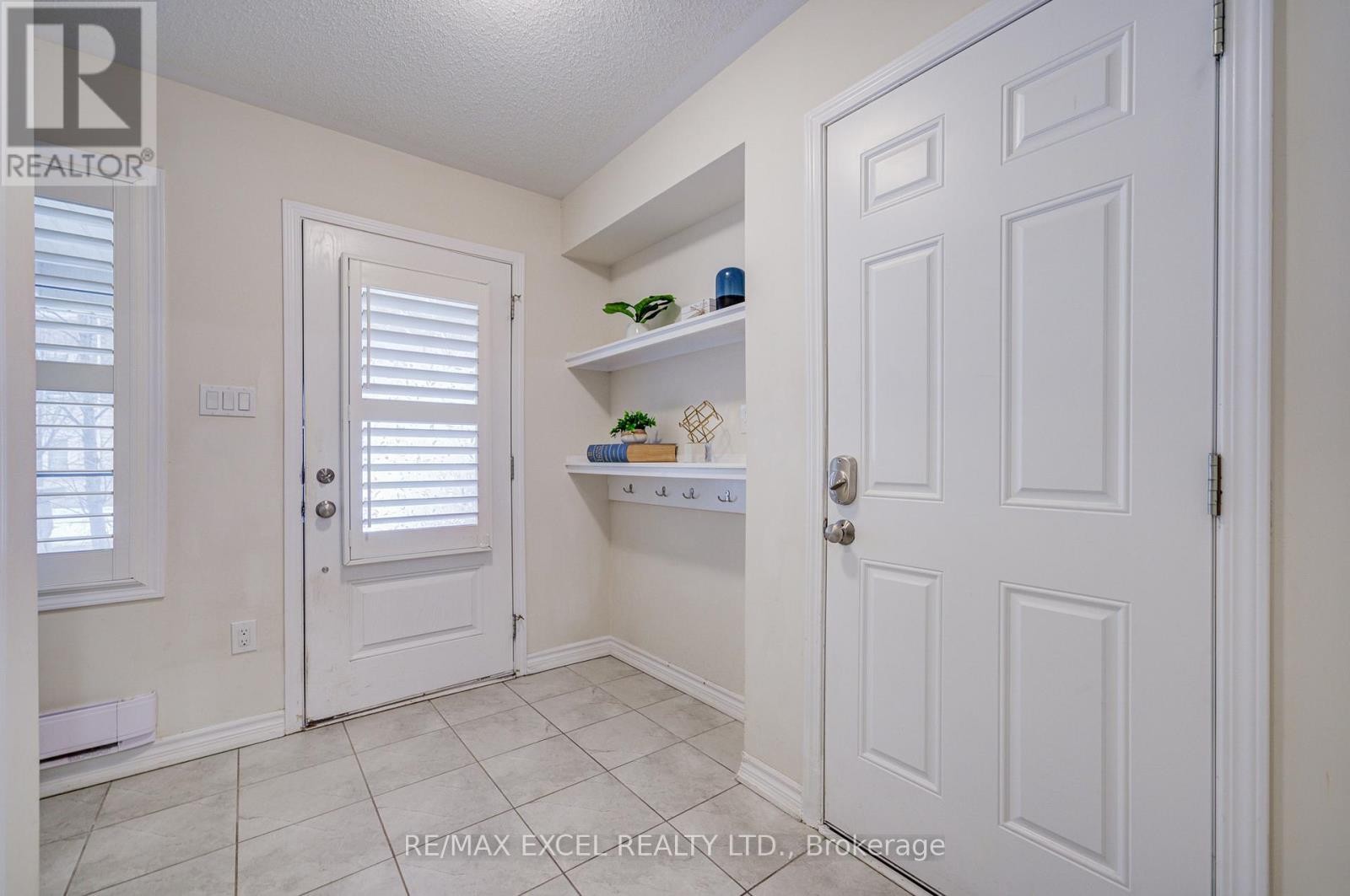 












3081 HAREBELL GATE

,
Oakville (GO Glenorchy),




Ontario
L6M0Y9

