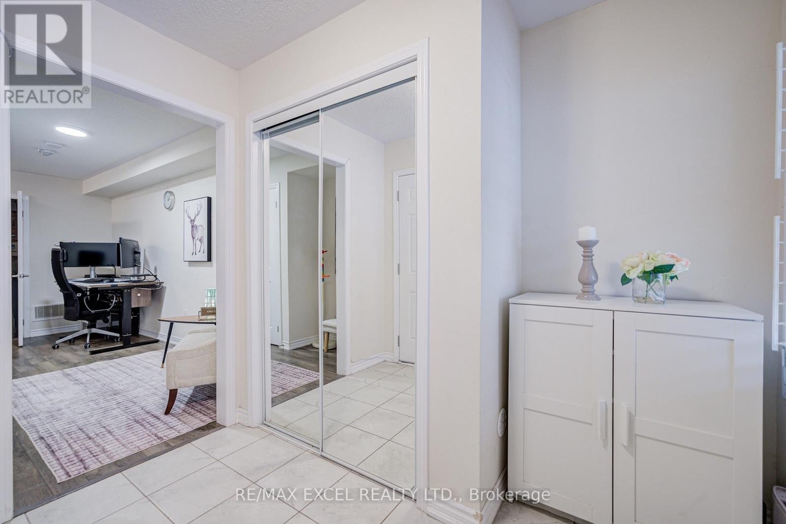 












3081 HAREBELL GATE

,
Oakville (GO Glenorchy),




Ontario
L6M0Y9

