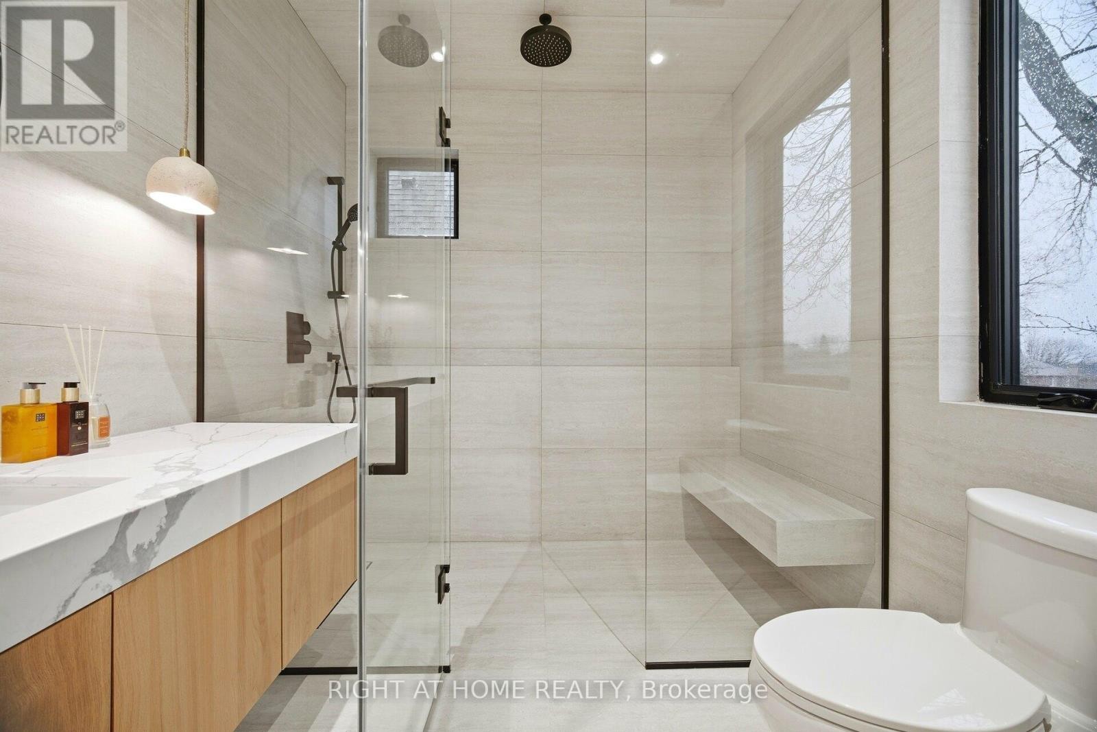 












287 VALERMO DRIVE

,
Toronto (Alderwood),




Ontario
M8W2L2

