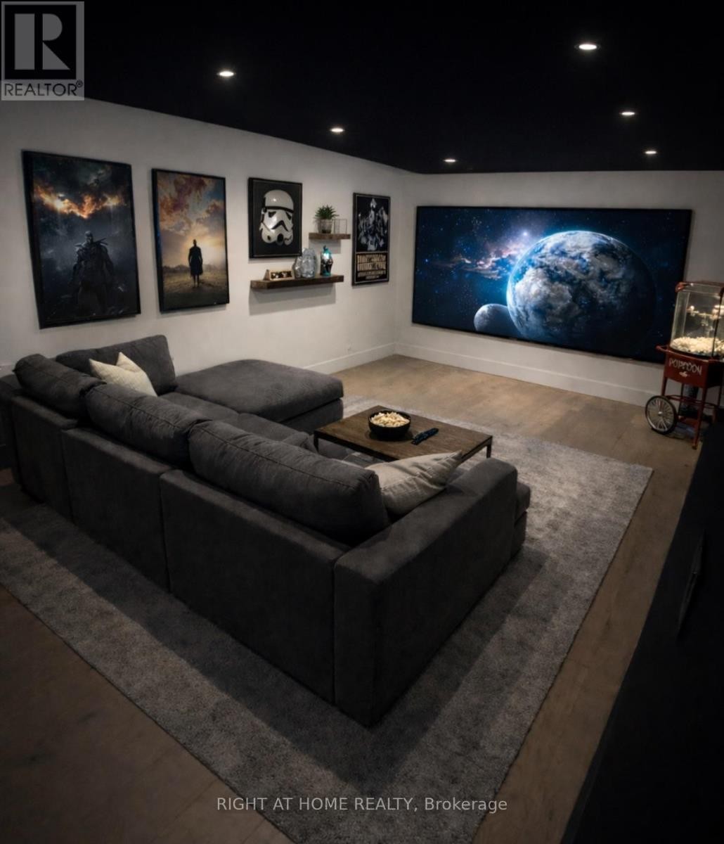 












287 VALERMO DRIVE

,
Toronto (Alderwood),




Ontario
M8W2L2

